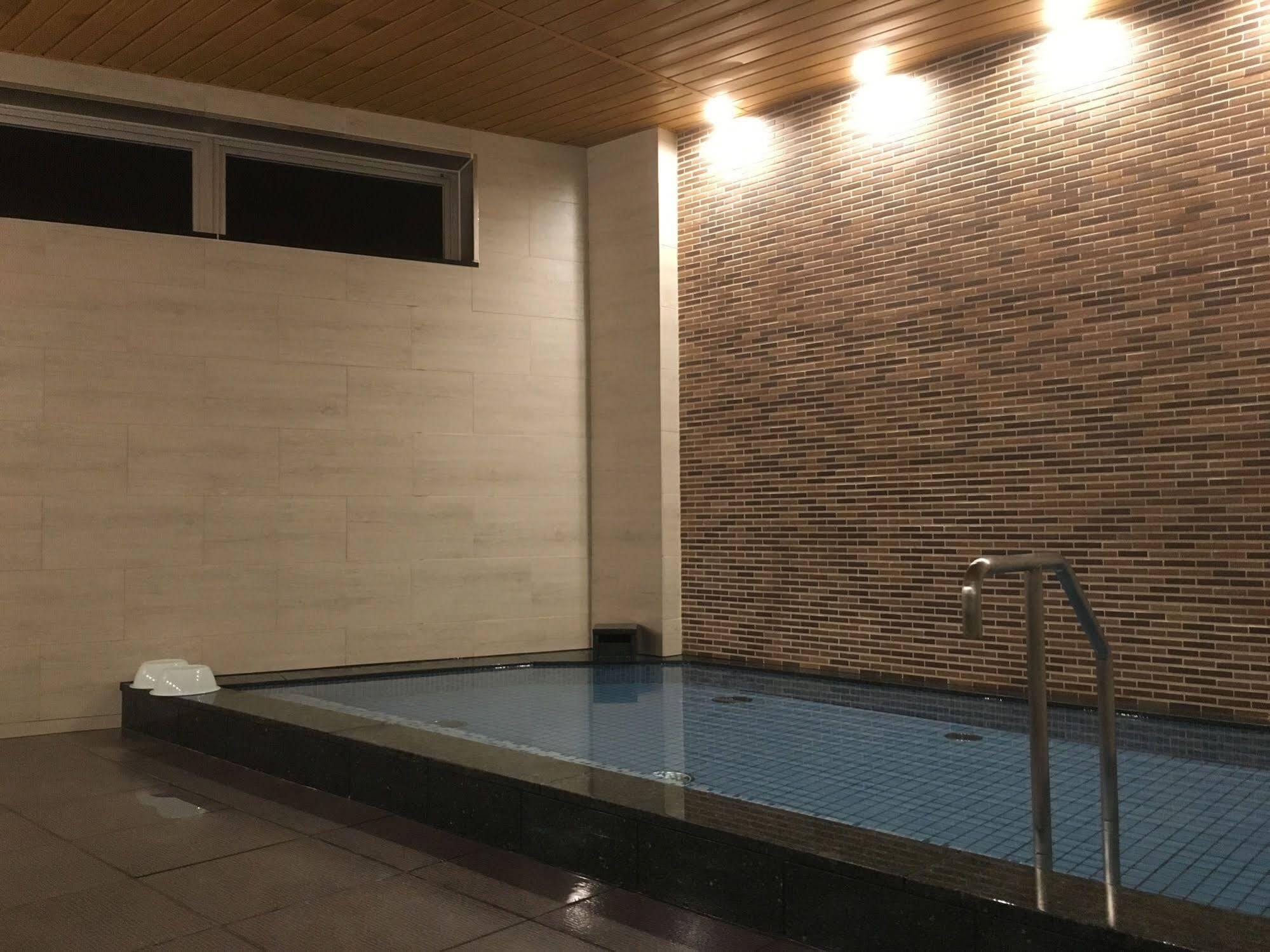 Hotel Aston Plaza Himedži Exteriér fotografie